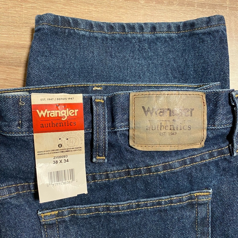 NWT Wrangler Authentics Relaxed fit jeans